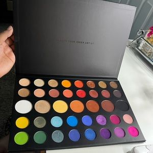 James Charles x Morphe